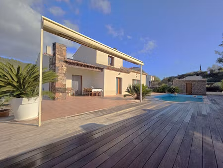 a vendre  à l'achat cuers pouverine proche toulon maison 5 pièce(s) 153 m²