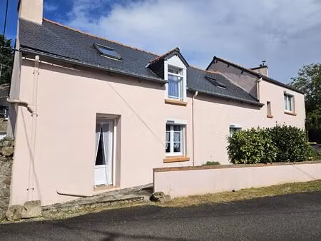 maison d'habitation avec beau jardin