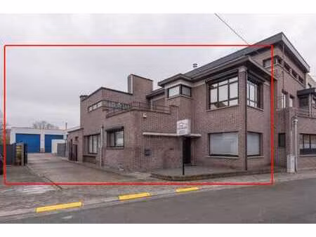 maison avec garage-atelier