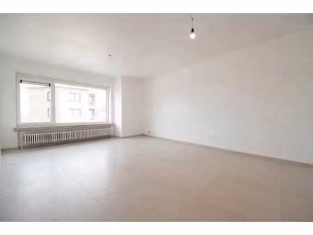 bel appartement 2 chambres rénové  centre de zellik.