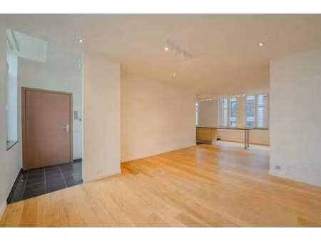 superbe appartement 3 chambres avec parking sécurisé