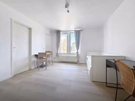 studio moderne à gembloux avec jardin