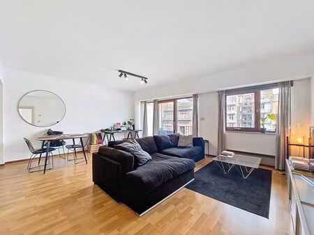 appartement 2 chambres + balcon et parking – namur