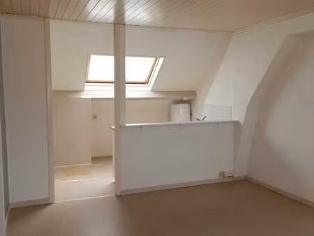 studio à louer - tamines au centre-ville