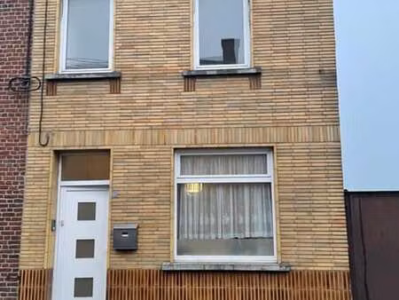 maison d'habitation sur et avec jardin  terrain et atelier