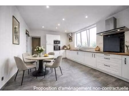 agréable maison située dans une ruelle calme de dour