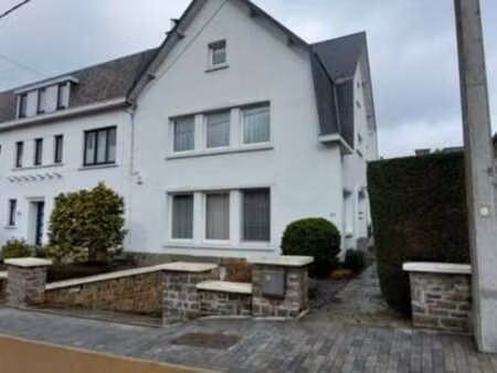 maison 3 façades avec jardin et garage double sur 3 a 25 ca