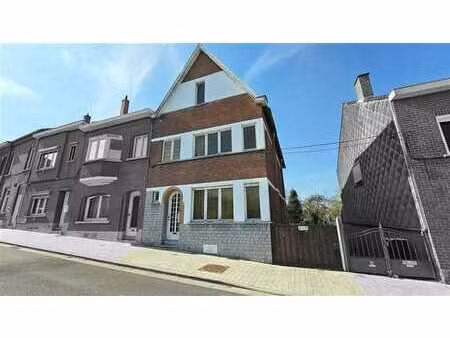 grande maison 3 façades + jardin