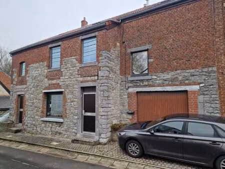 maison 3 façades avec garage et jardin sur 5 a 55 ca