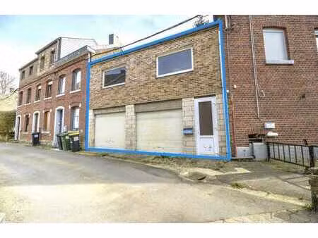 maison 2ch a renover avec 2 garages