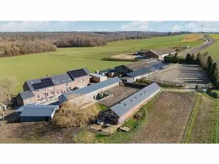 propriété équestre avec 3 logements sur + de 2 hectares