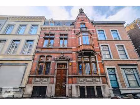 immeuble de 3 appartements dans le quartier des guillemins !