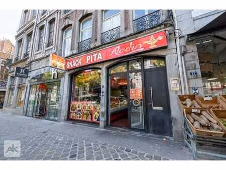 immeuble de 5 appartements place du marché !