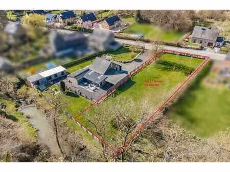 villa 4 façades avec jardin