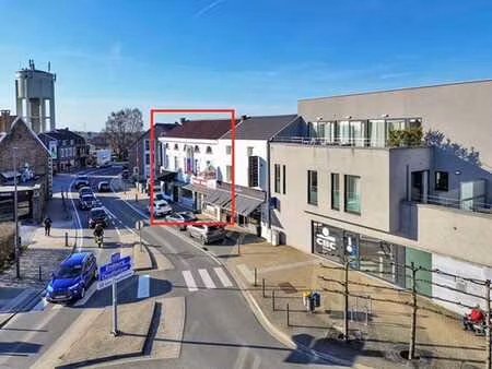 immeuble de rapport - 5 à 6 unités - au coeur du village