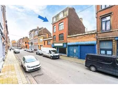 spacieux ancien immeuble de commerce et d'hab. avec jardin