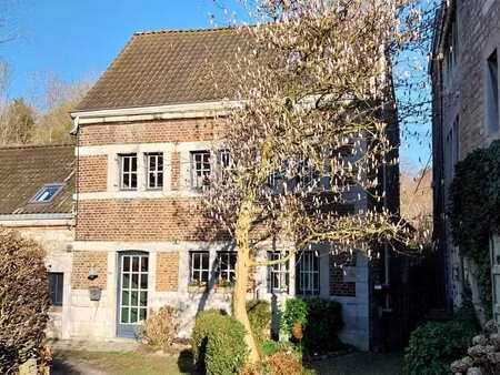 jolie maison rénové  2 ch  2 wc  jardin  prox.centre  25’ d’