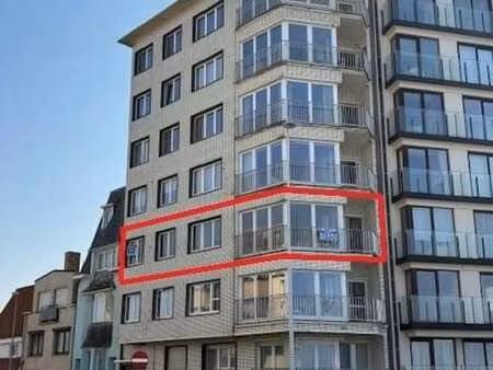 appartement d'angle de deux chambres avec vue frontale sur l