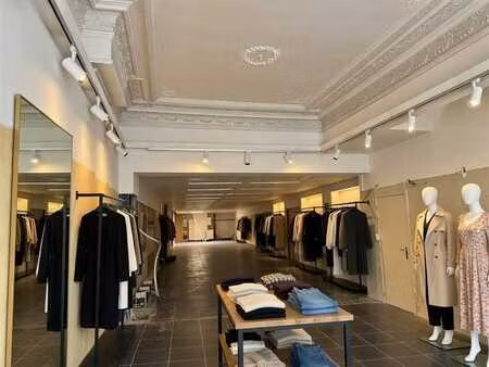 commerce - rez-de-chausée