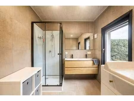 propriété magnifiquement rénovée à vendre à grammont