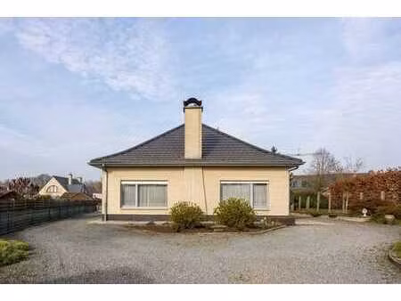 bungalow de qualité situé près de la gare