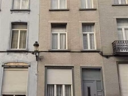 maison de 4 chambres + bureaux