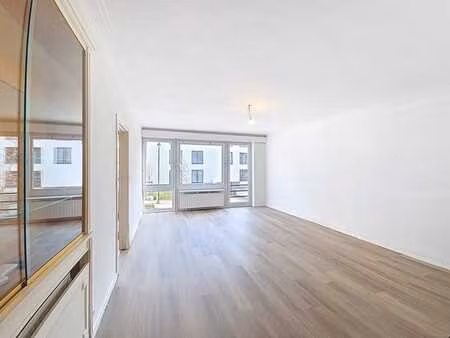 parc duden: appartement à rafraîchir - annexe et jardin