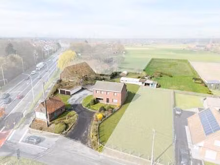 te renoveren woning met schuur op 6515m²