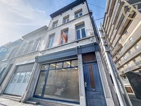 immeuble à rénover avec potentiel  proche des commodités !