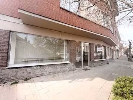 rez-de-chaussée commercial avec vitrine