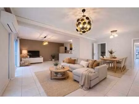 magnifique rez-de-chaussee de standing deux chambres avec ja