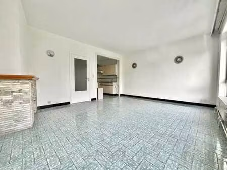 superbe appartement 2 chambres avec garage et balcon