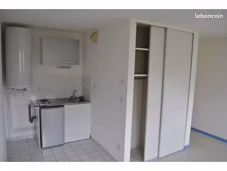 joli studio meublé dans résidence entre fac et centre ville