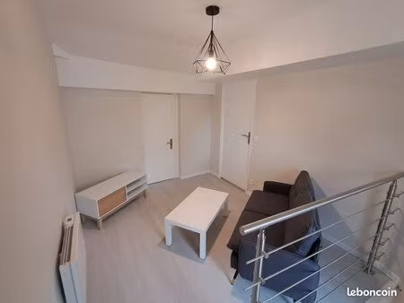 maison de bourg 65 m2 proche du puy du fou à louer eau et électricité compris