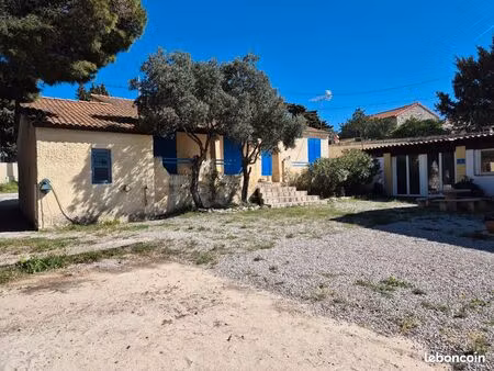 2 maisons sur un terrain de 1 000m²