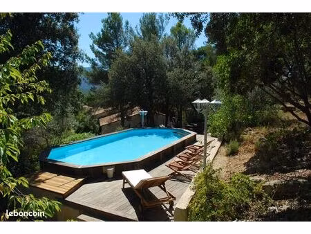 maison avec piscine à jouques