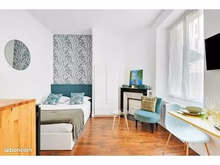 studio cosy avec terrasse près de la tour eiffel