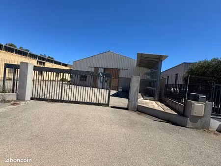 entrepôt à vendre mirams