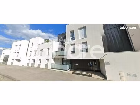 parking 12 m² rillieux la pape