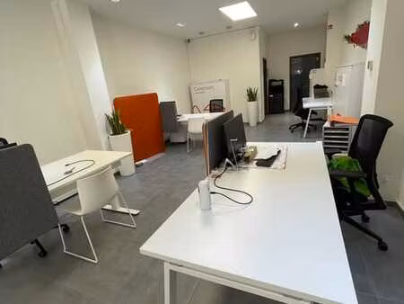 la louvière centre - bel espace commercial - grande vitrine