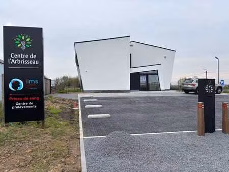 bureau / cabinet (para)médical à louer à 7870 lens (bauffe)