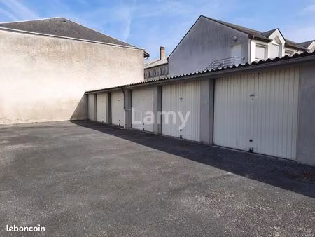 garage/box 9 m² montargis