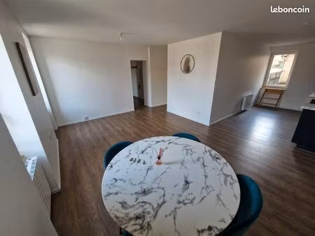 t4 meublé rénové avec terrasse – lumineux  traversant  prestations soignées