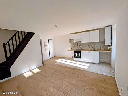 t3 duplex neuf – gare à 2 min – lumineux & fonctionnel