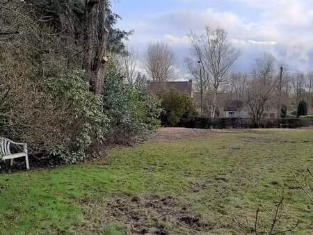 beau terrain a batir avec verger arriere