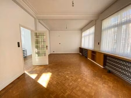 appartement 2 chambres auderghem  parquet et belle lumière