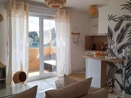 appartement t2 meublé   30m2  piscine  place parking sous sol  proche ligne tram2