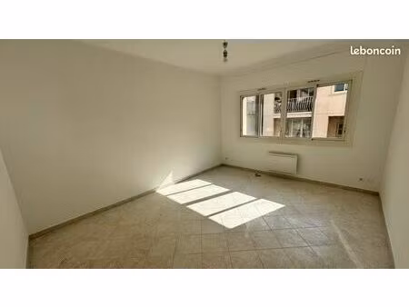 appartement t1 cassis face plage grande mer