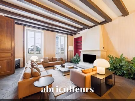 maison de maître 350m² – multiples possibilités au cœur de jarnac