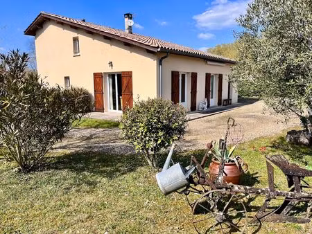 en campagne  jolie maison de 140m2 avec jardin et garages